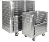 Aluminiowy kontener z wyciętą scianą